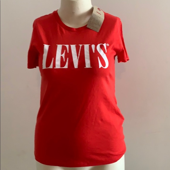 Levi's Tops - NWT LEVI’S classic T-shirt